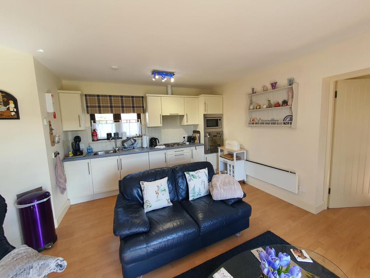Lindas Retreats Self Catering Accommodation 1 Bedroom Cottage Or 3 Bedroom House 토민톨 외부 사진
