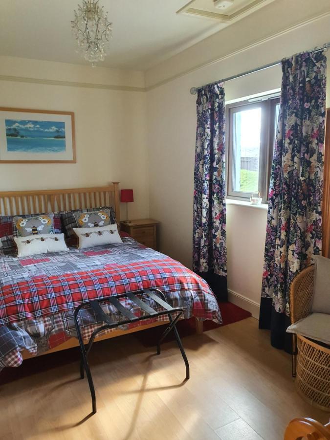 Lindas Retreats Self Catering Accommodation 1 Bedroom Cottage Or 3 Bedroom House 토민톨 외부 사진