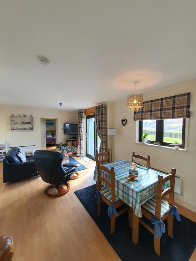 Lindas Retreats Self Catering Accommodation 1 Bedroom Cottage Or 3 Bedroom House 토민톨 외부 사진