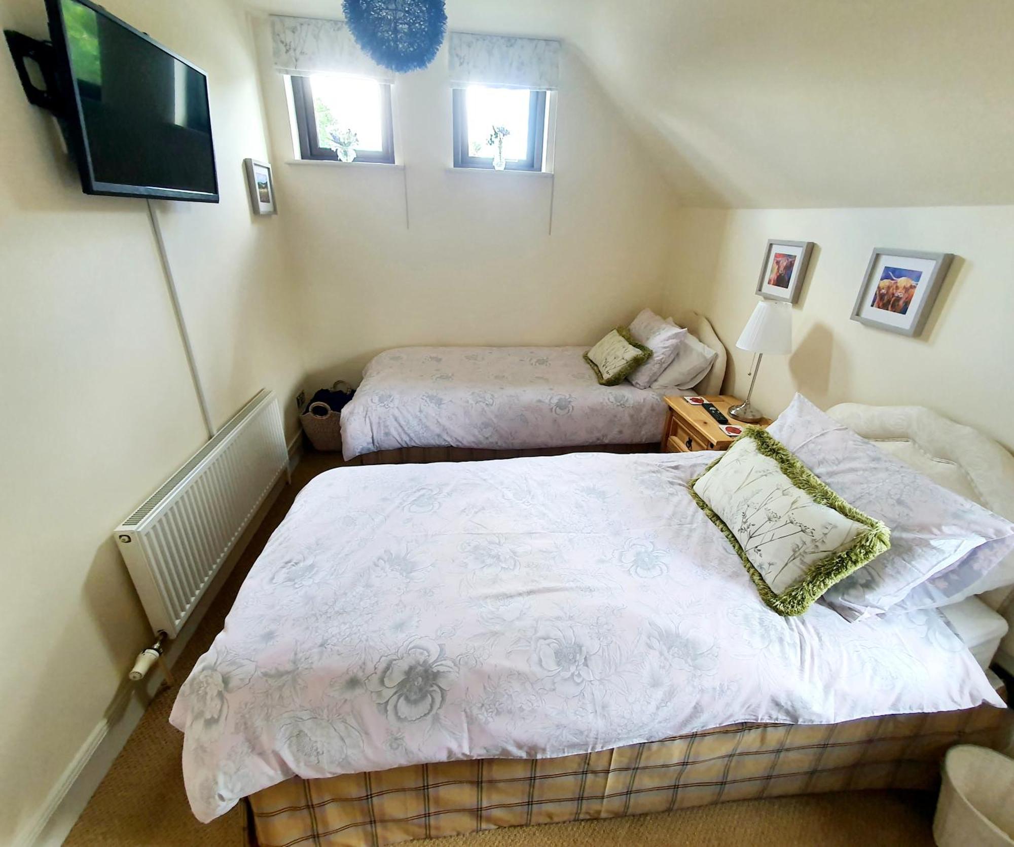 Lindas Retreats Self Catering Accommodation 1 Bedroom Cottage Or 3 Bedroom House 토민톨 외부 사진