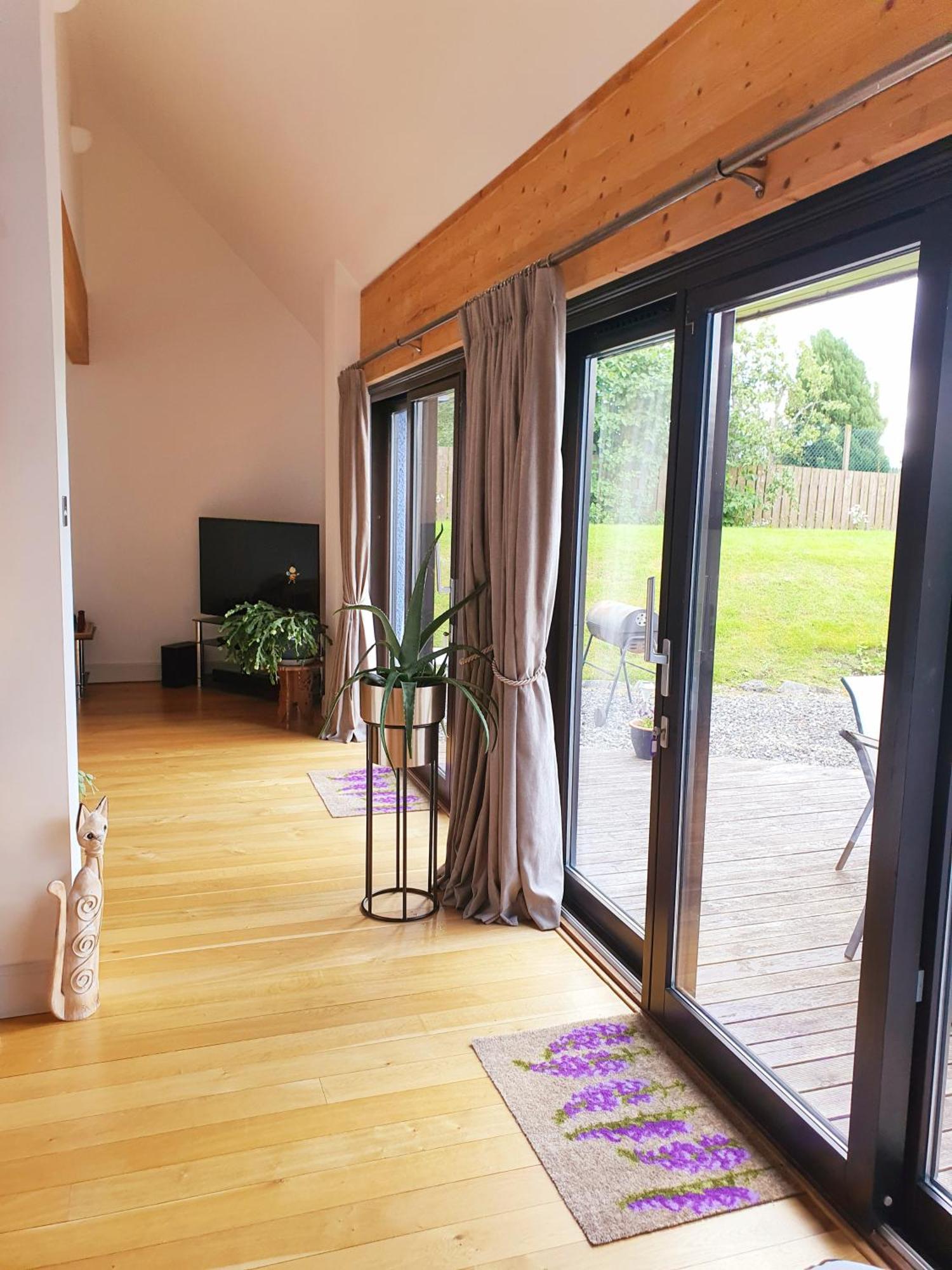 Lindas Retreats Self Catering Accommodation 1 Bedroom Cottage Or 3 Bedroom House 토민톨 외부 사진