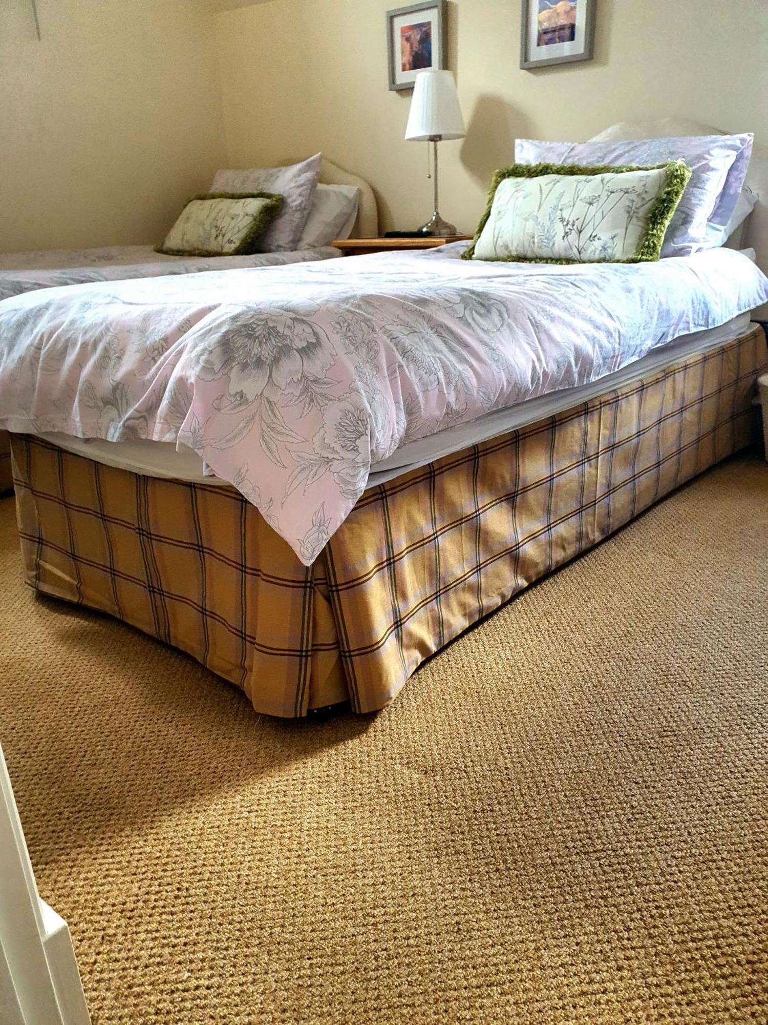 Lindas Retreats Self Catering Accommodation 1 Bedroom Cottage Or 3 Bedroom House 토민톨 외부 사진